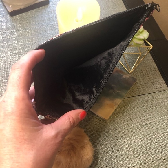 #84t 👛NWOT Swarovski Crystal Bag & Tan Pom Pom Keychain 👛📔 *one of a kind* - Picture 11 of 17